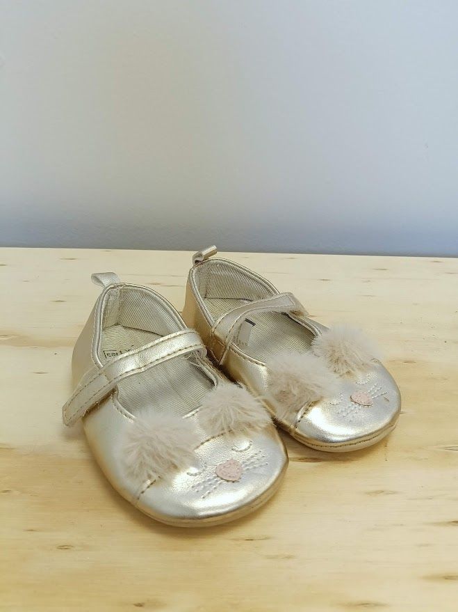 Girls gold kitty flats sz 9-12M (Size: 9-12MO)