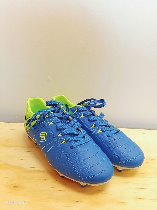 Soccer cleats blue and green 6.5 (Size: 6.5)