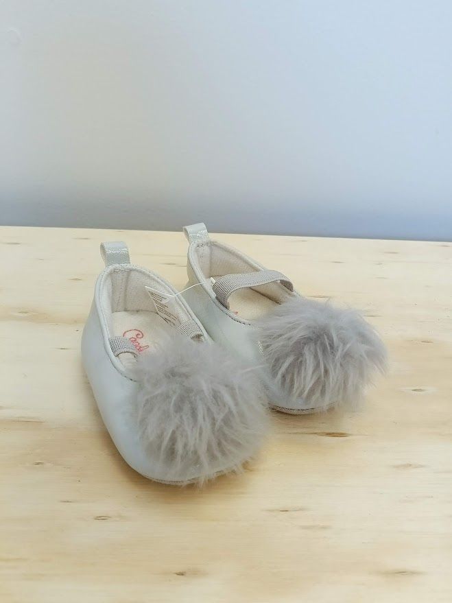 Girls grey ballet flats sz 6-9M (Size: 6-9MO)