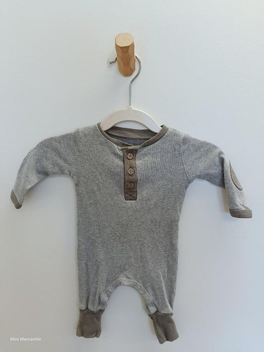 Boys gray romper size NB (Size: NB, Type: Rompers)