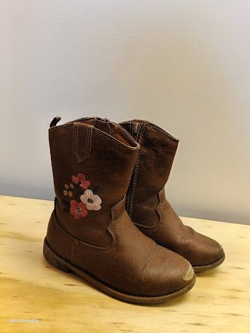 Brown boots flower