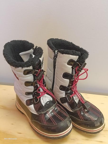 White snow boots