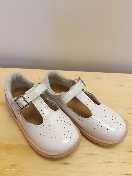 Stride Rite SRT Nell White size 9 (Size: 9)