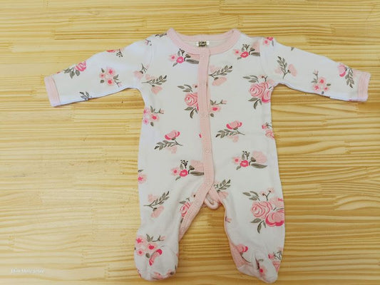 Girls white rose pajamas size Preemie (Size: Preemie, Type: Pajamas)