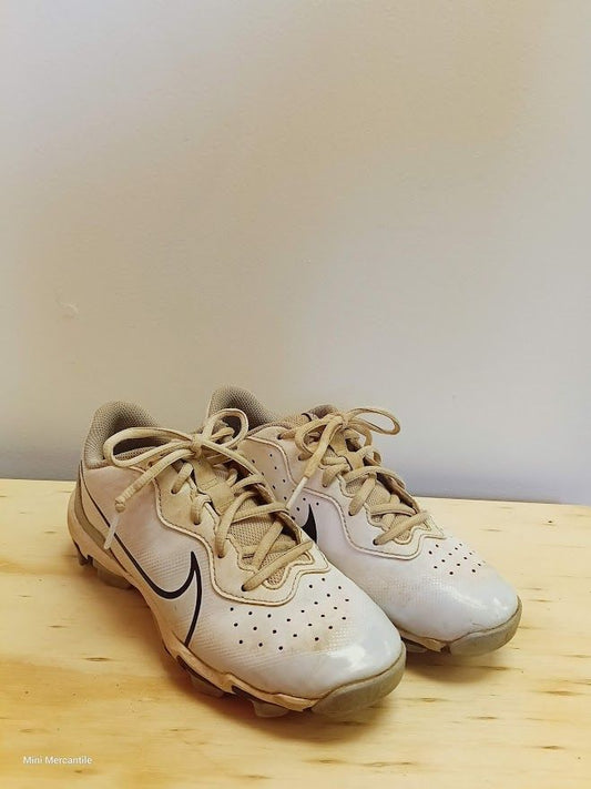 White Diamond Baseball Cleats